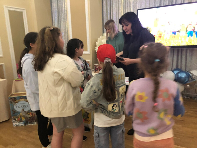 Мир начинается с детства