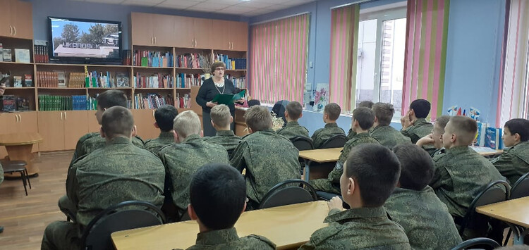 Безумству храбрых поем мы песню…