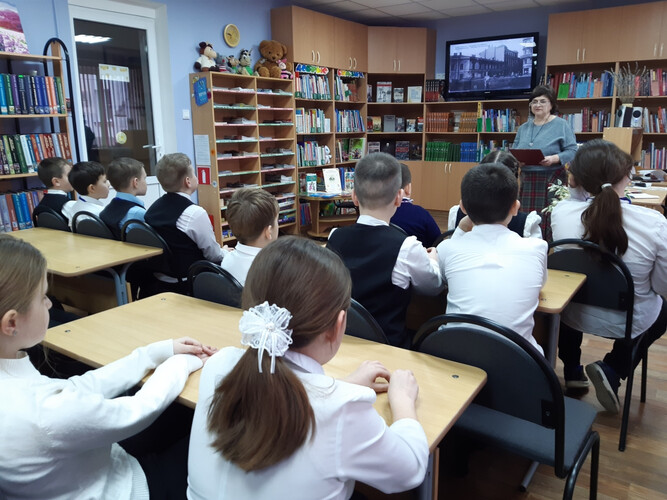 Люблю, где случай есть, пороки пощипать…