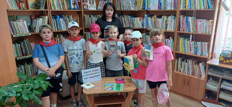 Какие права и обязанности нас окружают