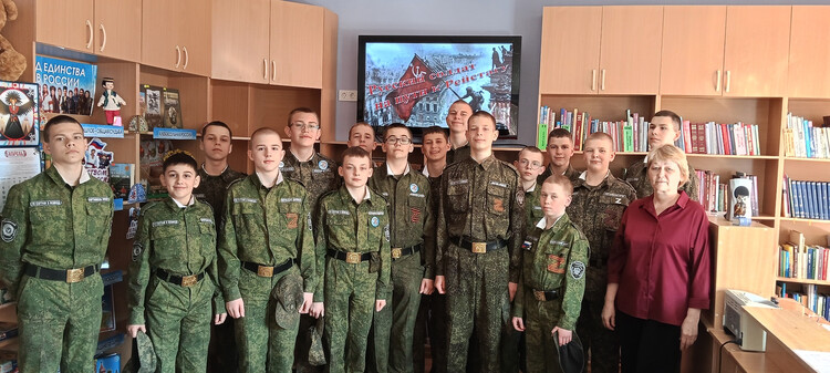 Русский солдат на пути к Рейстагу